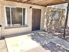 Building Photo - 2149 S Winstel Ave