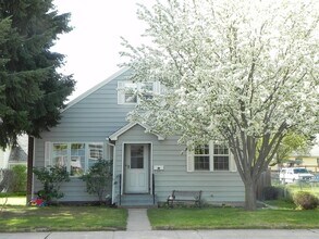 Building Photo - Rose Park Home - Furnished