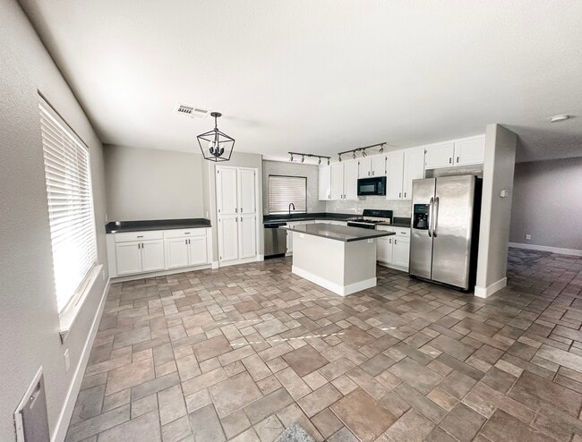 Building Photo - 1304 Calle Montery St