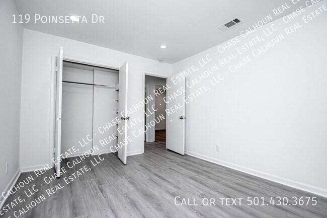 Building Photo - 119 Poinsetta Dr