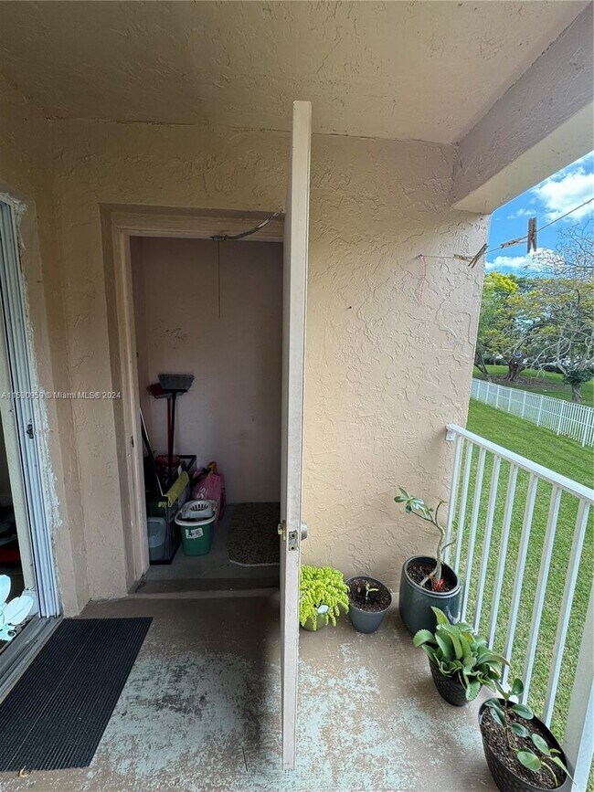 Building Photo - 15780 SW 106th Terrace