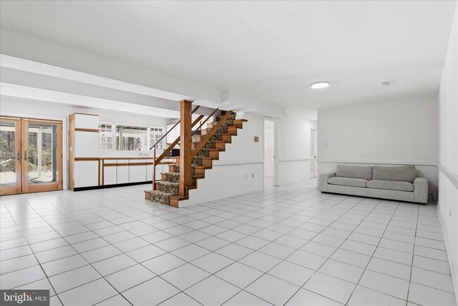 Building Photo - 3033 Sylvan Dr