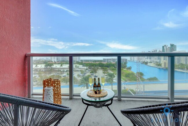 Building Photo - 2601 E Hallandale Beach Blvd