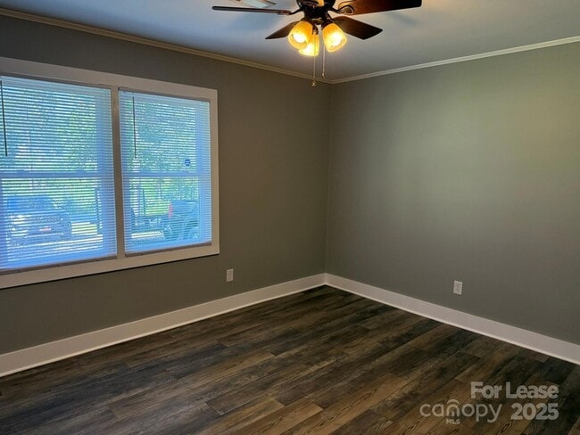 Building Photo - 5597 Wrenn Dr