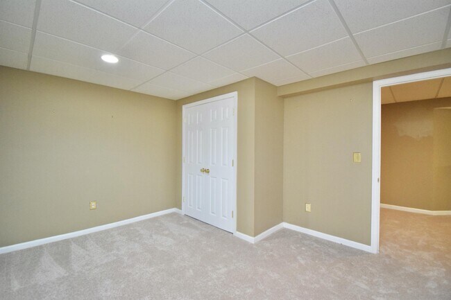 Building Photo - 5167 Elm Leaf Trail