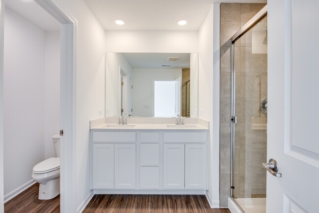 Building Photo - 25662 W Yorkshire Dr