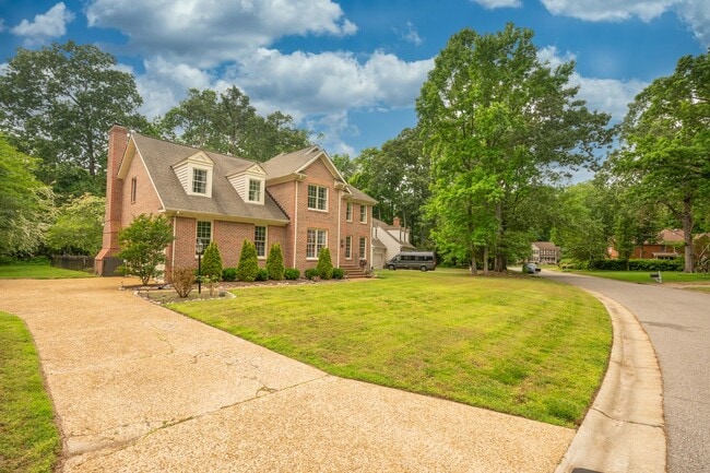 Building Photo - Immaculate Home In Gatling Point!