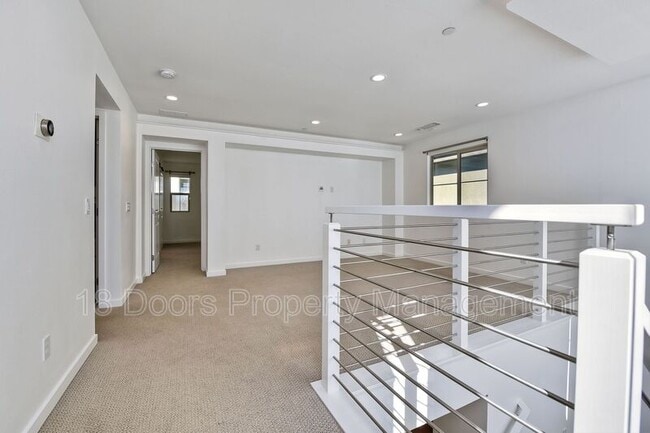 Building Photo - 8332 Ridge Ct