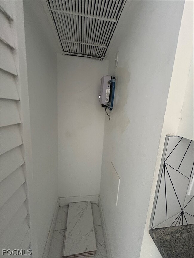 Building Photo - 5315 Summerlin Rd