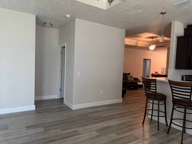 Building Photo - 6737 SW 13th Ln
