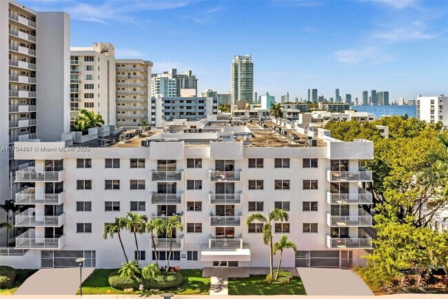Building Photo - 1666 West Ave