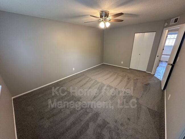 Building Photo - 6753 N Askew Cir