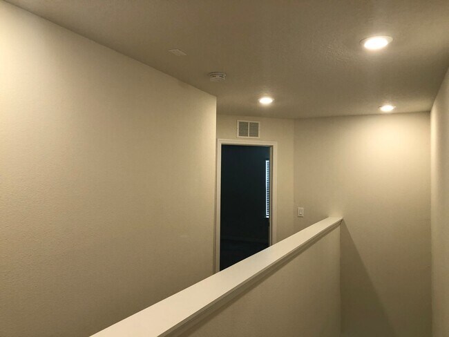 Building Photo - 2674 Mead Ave