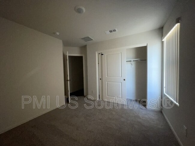 Building Photo - 6564 S Mystic Ave