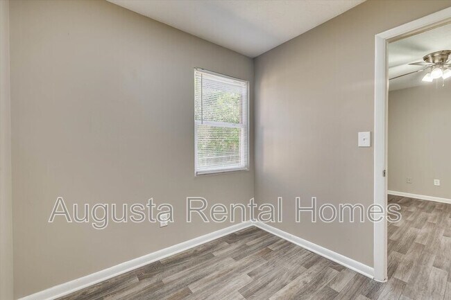 Building Photo - 327 Verdery Dr