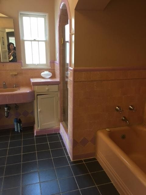 Building Photo - 4026 Ingraham St