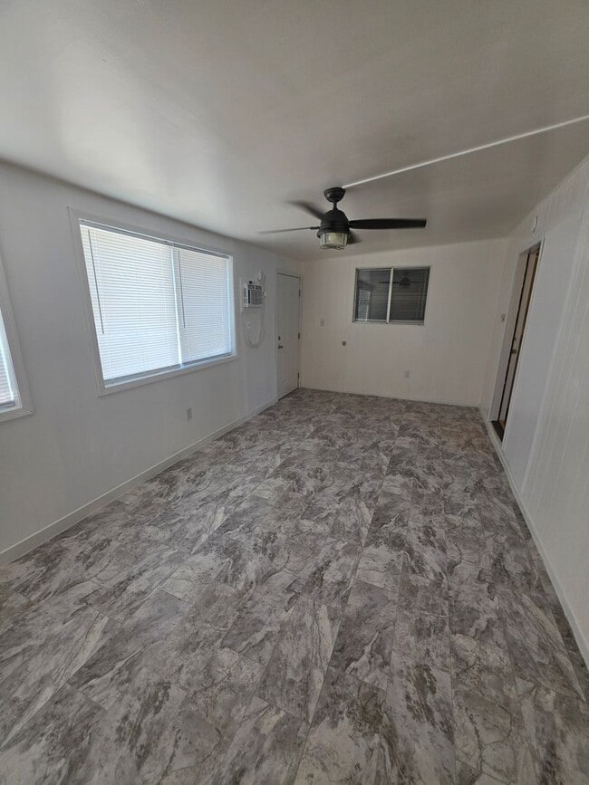 Building Photo - Newly Remodeled 3 Bedroom House in Bullhead
