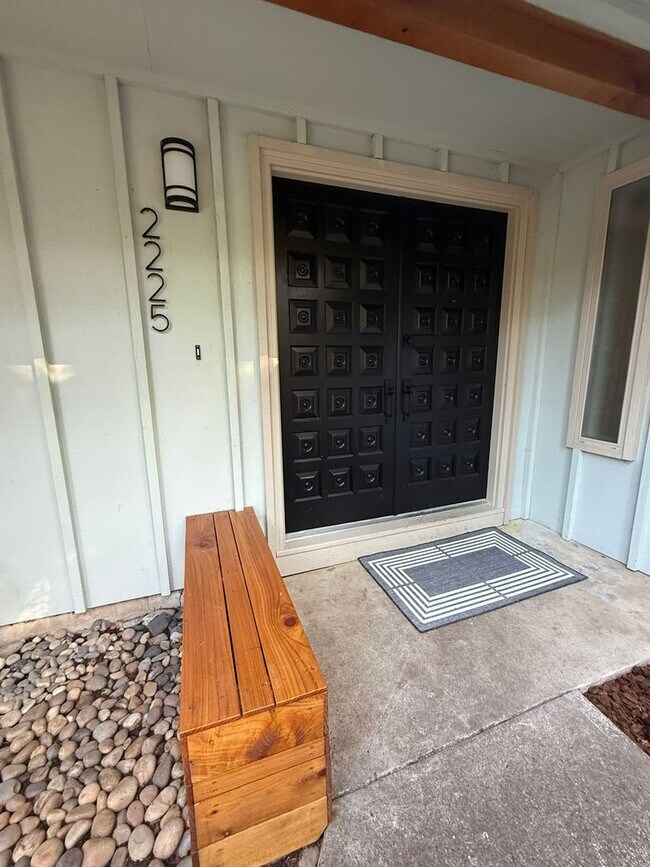 Building Photo - Pet Friendly Home with Pool Access!