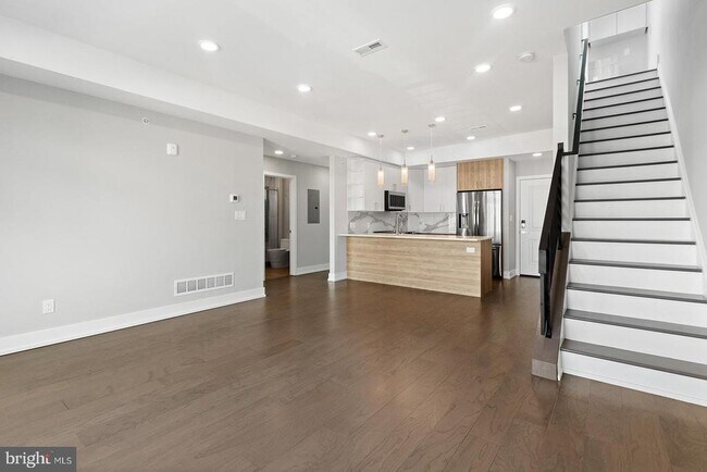 Building Photo - 1221 E Berks St
