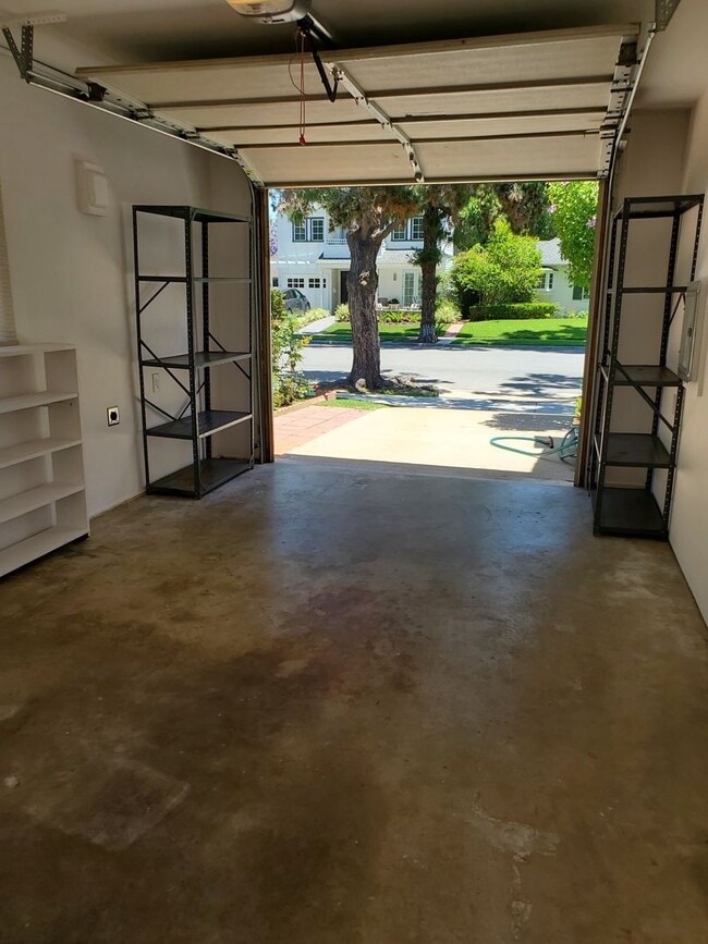 Building Photo - Coronado Single Level Home On Corner Lot