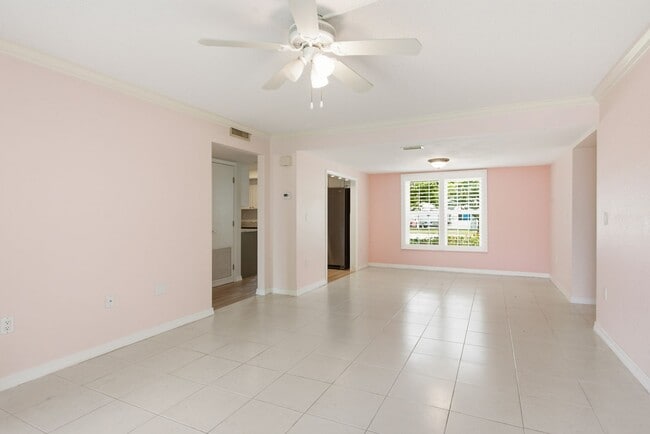 Building Photo - 2453 Egret Blvd