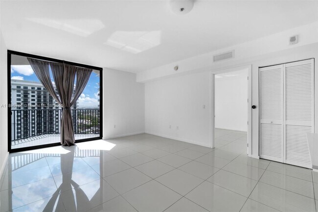 Building Photo - 5252 NW 85th Ave