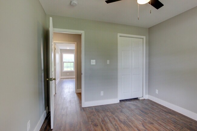 Building Photo - 5821 Highland Lick Rd