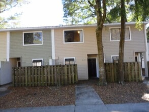 Building Photo - Nice 2 bedroom/ 1 1/2 bath town-home in Mill Run