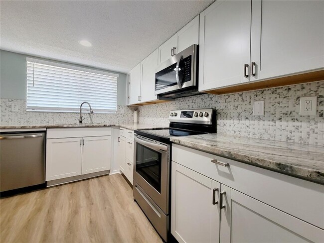 Building Photo - 90 S Highland Ave