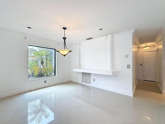 Building Photo - 375 NW 48th Ave