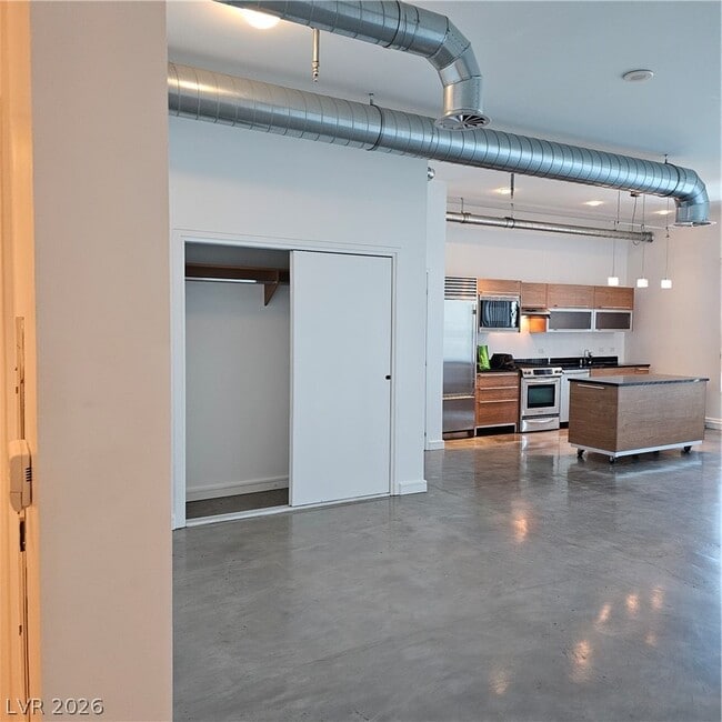 Building Photo - 200 Hoover Ave