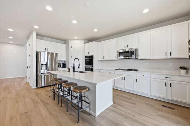 Building Photo - 5765 Mammoth Ln