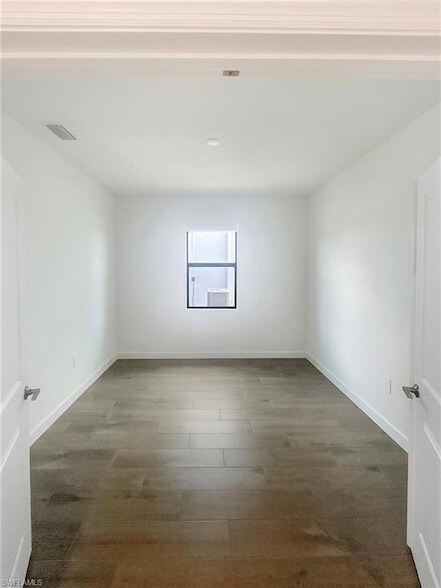 Building Photo - 19421 Hinkley Dr