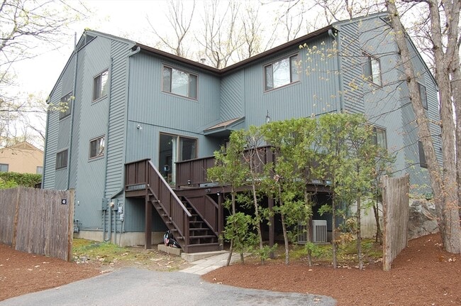 Primary Photo - 40 Mountain Gate Rd