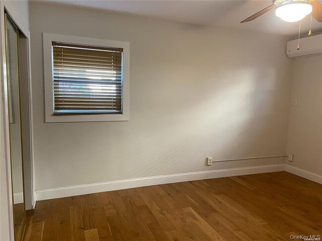 Building Photo - 541 E Park Ave