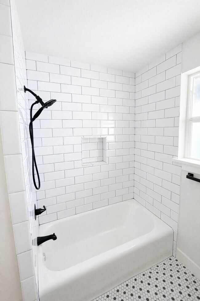 Building Photo - 2001 Brun St