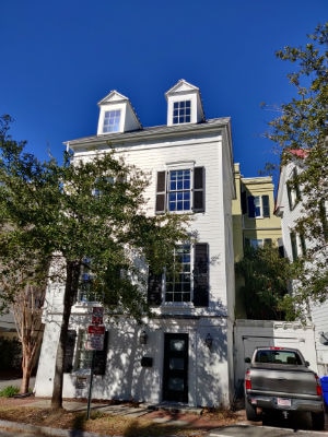 Building Photo - 3 BD DOWNTOWN Single Family House