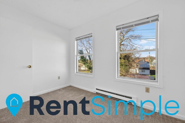 Building Photo - 430 Chase St