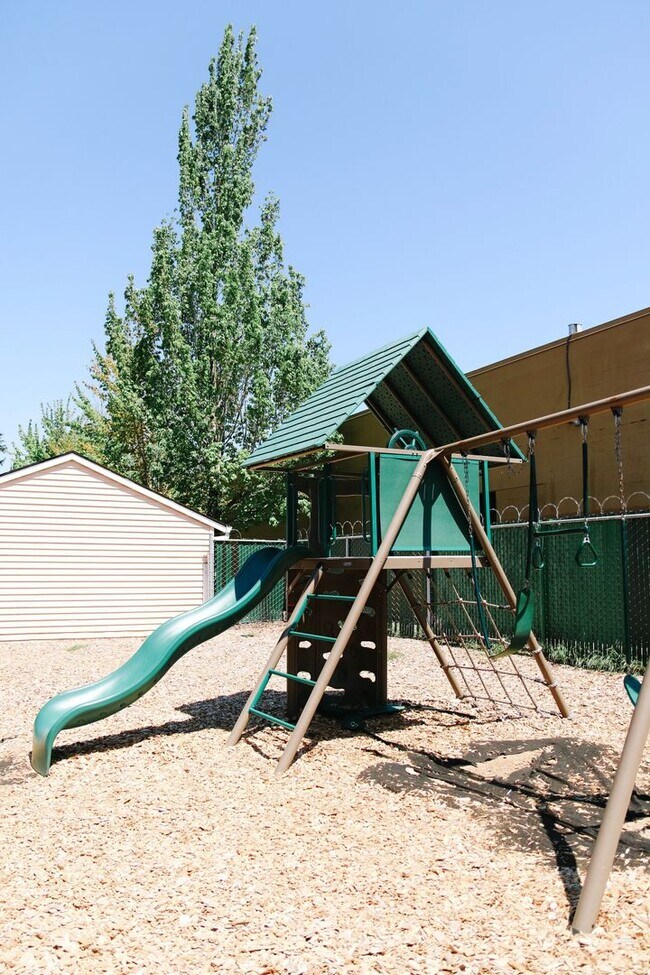 Building Photo - Everything you’ve been dreaming of is here...