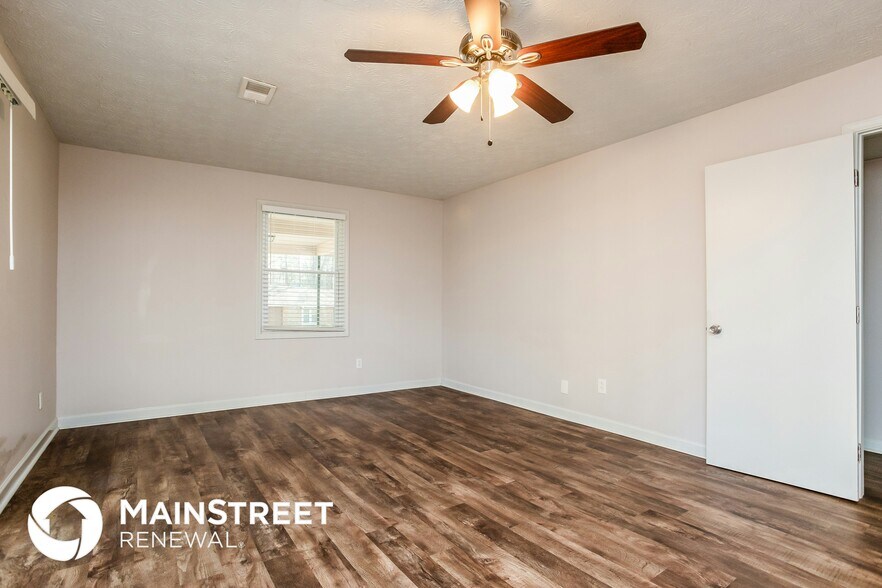 Building Photo - 537 Plainville Dr SW