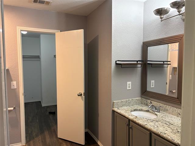 Building Photo - 9011 King Ranch Dr