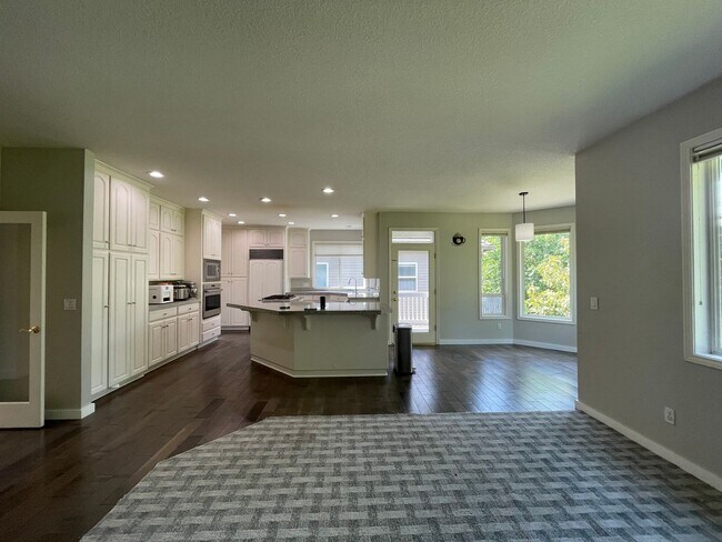 Building Photo - Custom Traditional Home in Montreux Neighborhood 3Bd/2Ba Home with 3 Car Garage!! Close to Cedar ...