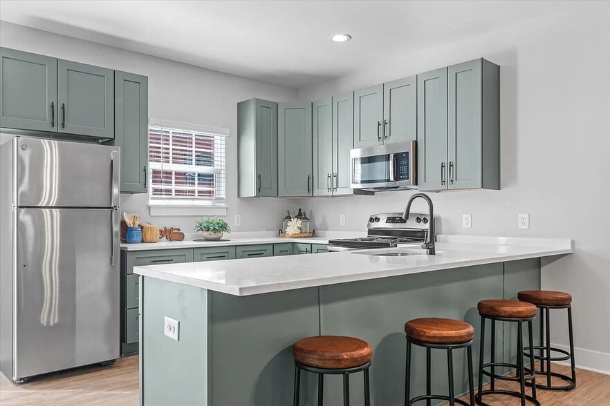 Building Photo - Room in Townhome on St James St NW