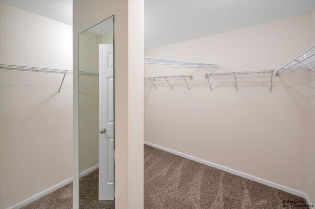 Building Photo - 1848 Crenshaw Cir