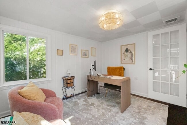 Building Photo - 24 E Harrison Pl