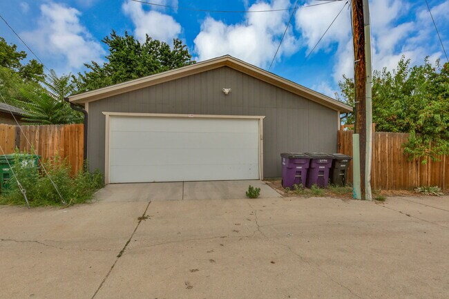 Building Photo - 4994 Julian St