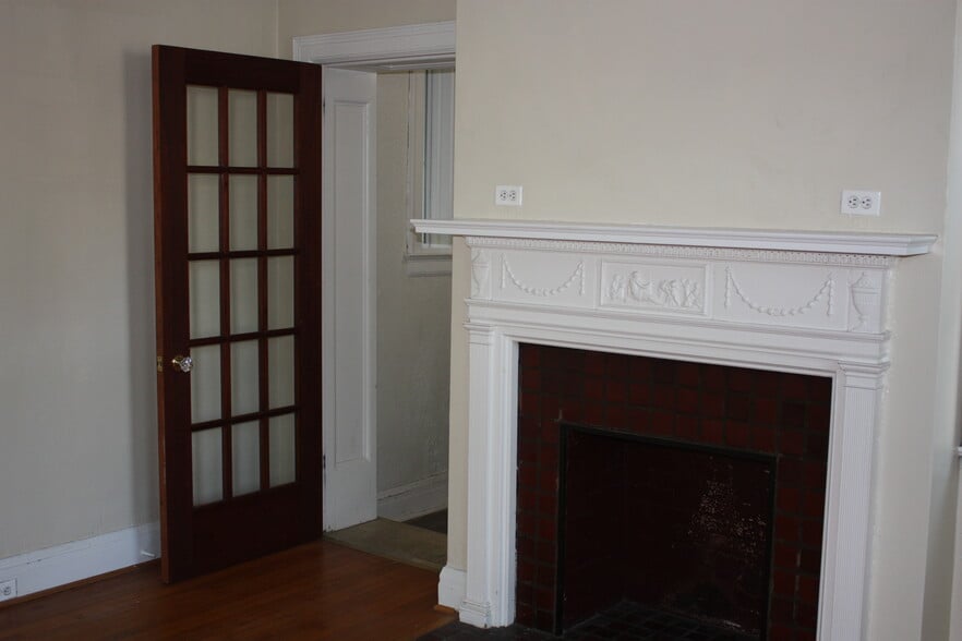 Building Photo - 3409 Greenway