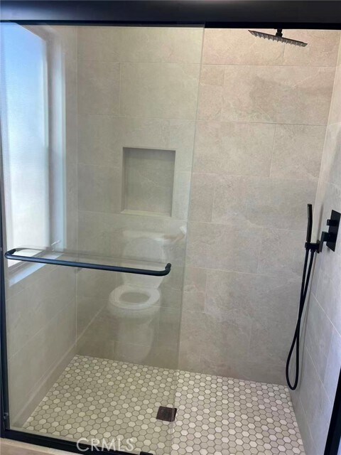 Building Photo - 239 Linwood Ave