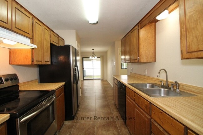 Building Photo - 2008 Continental Dr