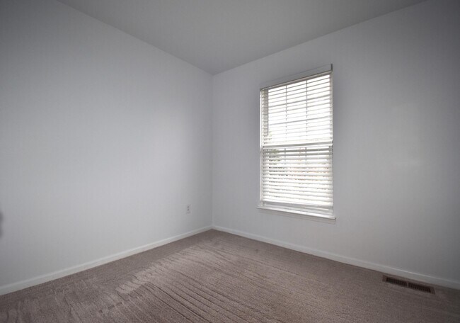 Building Photo - 44725 Ellery Ln